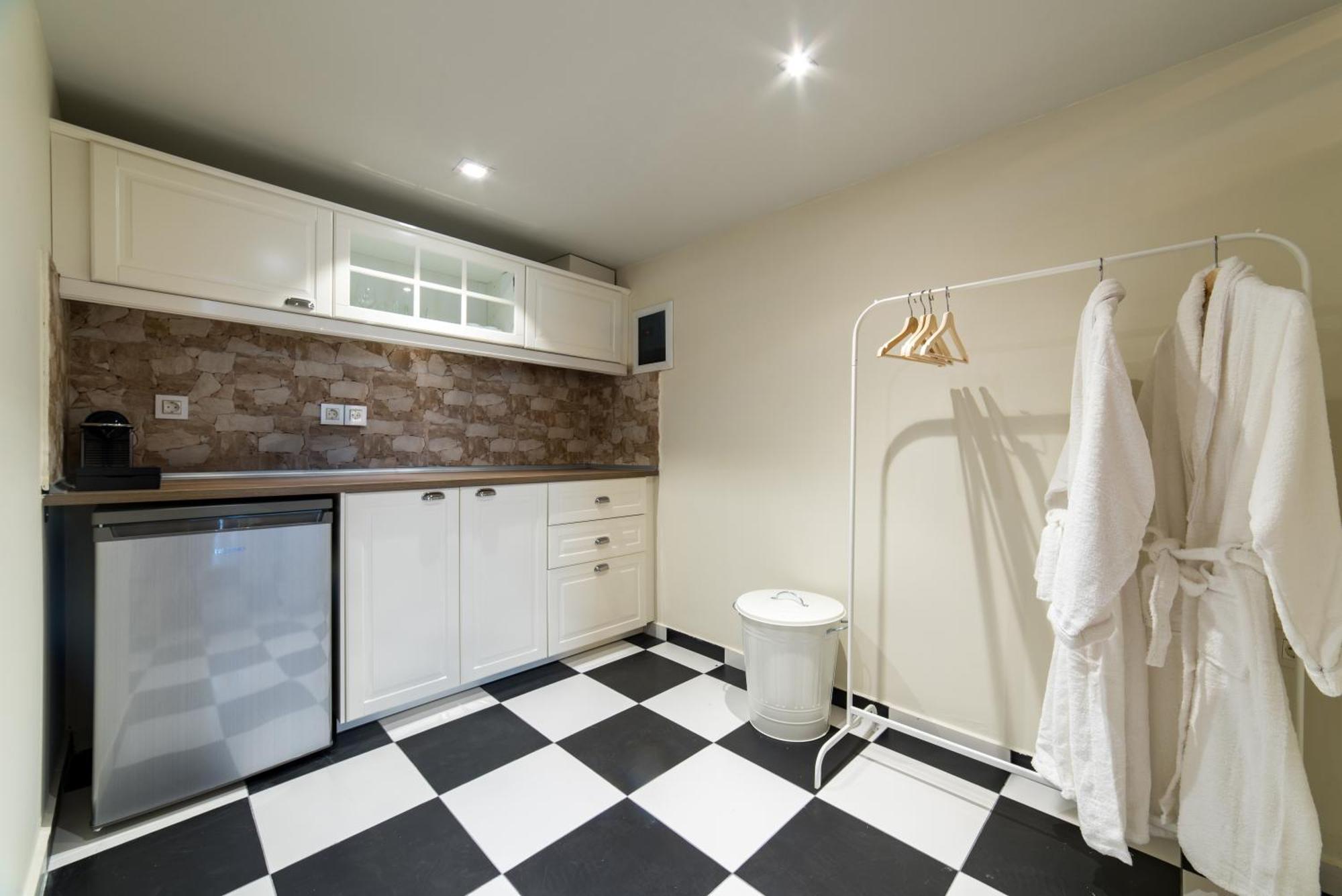 Oinoelia Luxury Suites & Residence Potos Extérieur photo